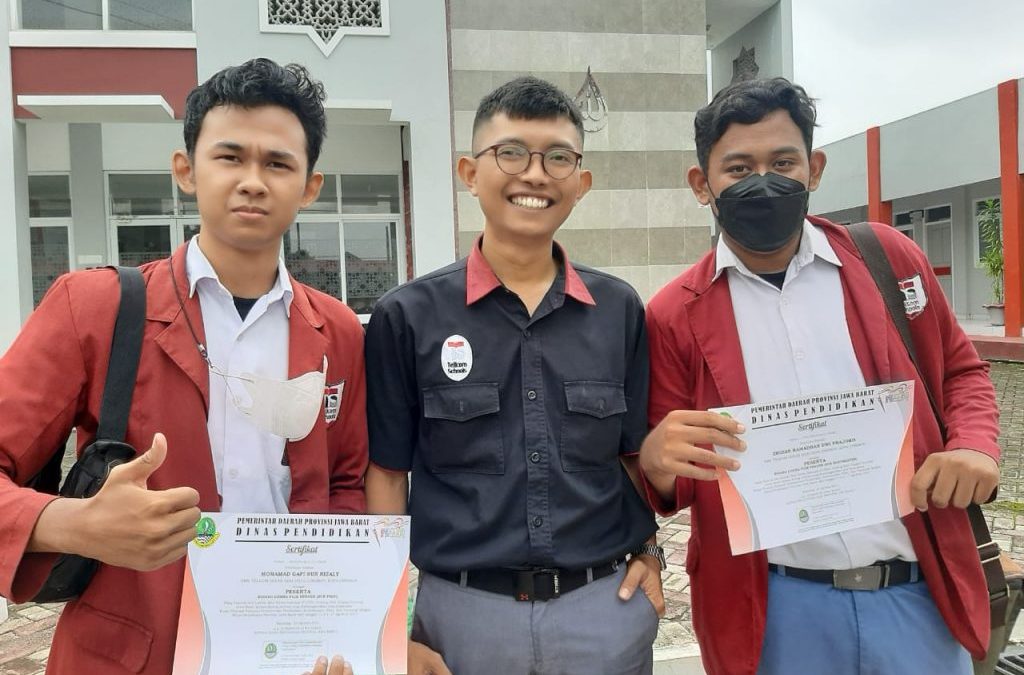 Peyerahan Apresiasi dan Penyelesaian Administrasi Peserta (KOSN, FLS2N, dan LKS) Jenjang SMK Tingkat Provinsi Jawa Barat